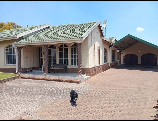 5 BEDROOM HOUSE FOR SALE IN FLORA GARDENS